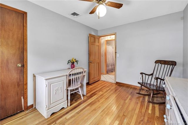 15 Albert Street, Milford, CT 06460