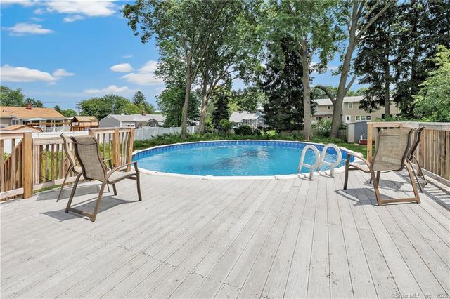 15 Albert Street, Milford, CT 06460