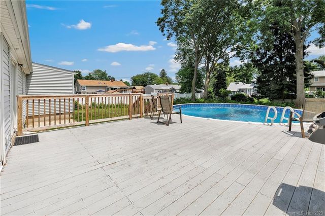 15 Albert Street, Milford, CT 06460