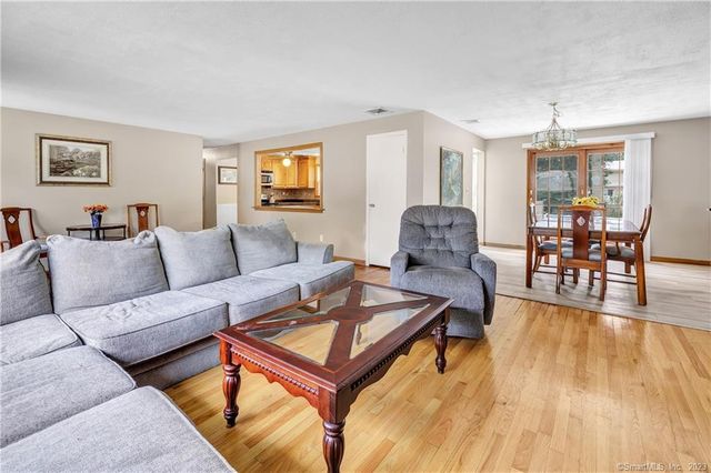 15 Albert Street, Milford, CT 06460