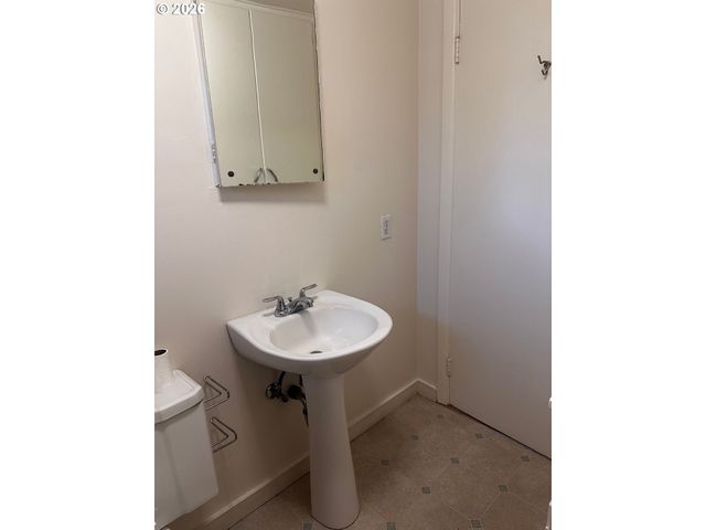 1197 W 11TH Ave, Eugene, OR 97402