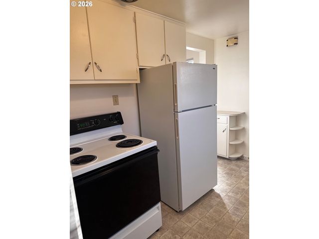 1197 W 11TH Ave, Eugene, OR 97402