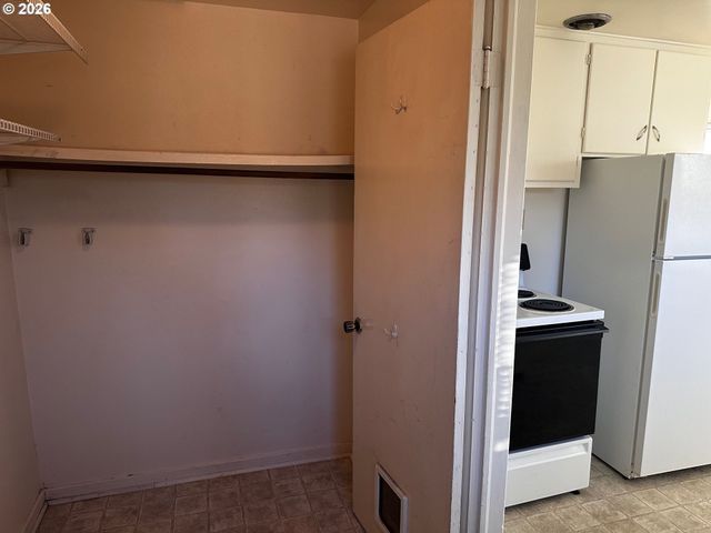 1197 W 11TH Ave, Eugene, OR 97402