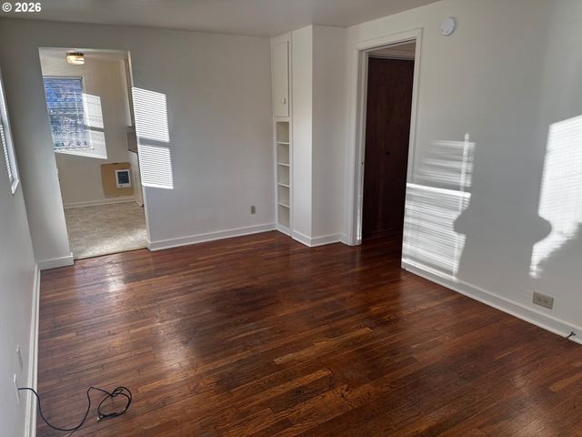 1197 W 11TH Ave, Eugene, OR 97402