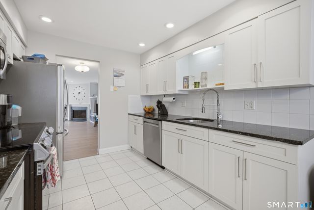 3977 Park Avenue 3977, Fairfield, CT 06825