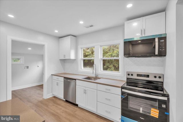 104 N WEST AVE, Minotola, NJ 08341