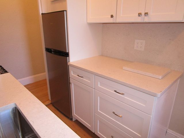 122 Riverway 5, Boston, MA 02215