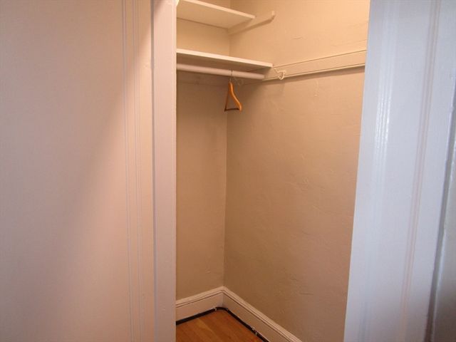 122 Riverway 5, Boston, MA 02215