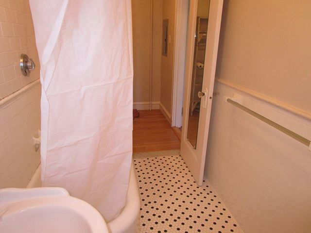 122 Riverway 5, Boston, MA 02215