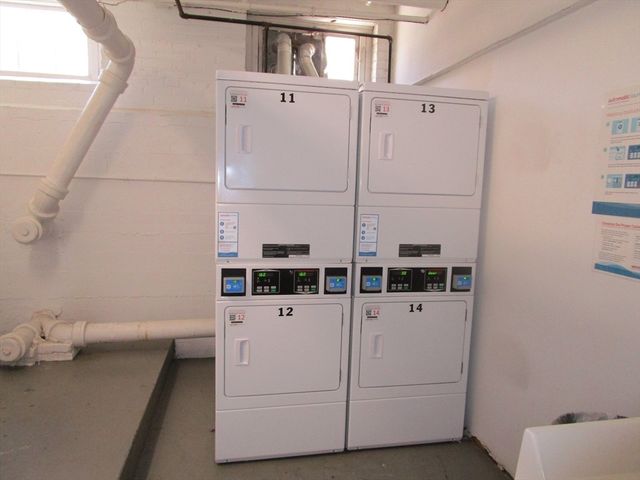 122 Riverway 5, Boston, MA 02215