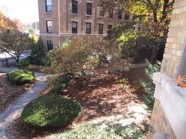 122 Riverway 5, Boston, MA 02215