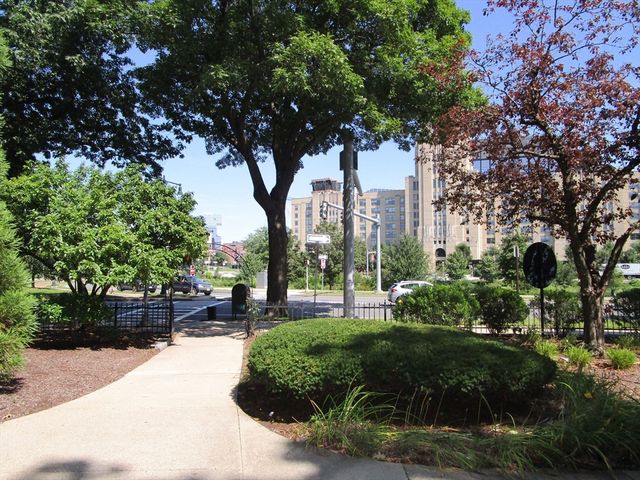 122 Riverway 5, Boston, MA 02215