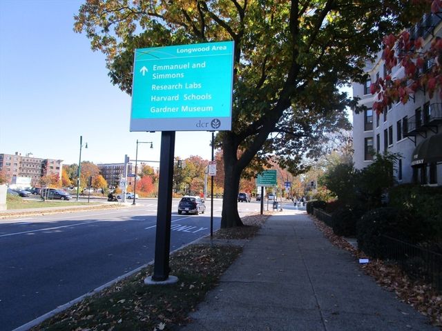 122 Riverway 5, Boston, MA 02215