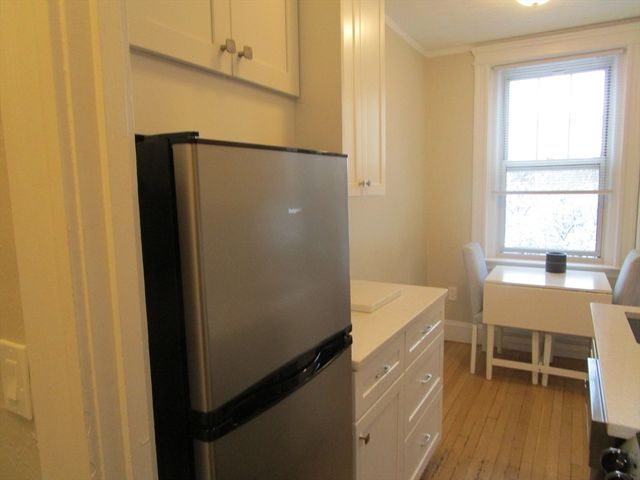122 Riverway 5, Boston, MA 02215