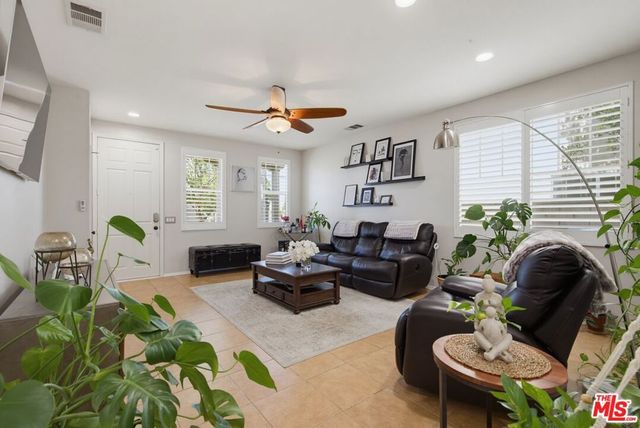 28937 Mirada Circulo, Valencia, CA 91354