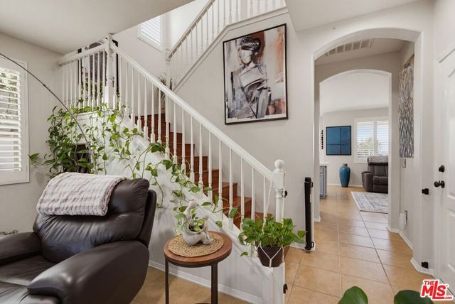 28937 Mirada Circulo, Valencia, CA 91354