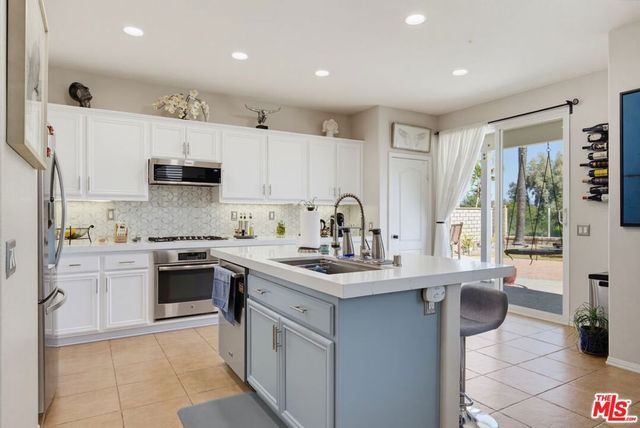28937 Mirada Circulo, Valencia, CA 91354