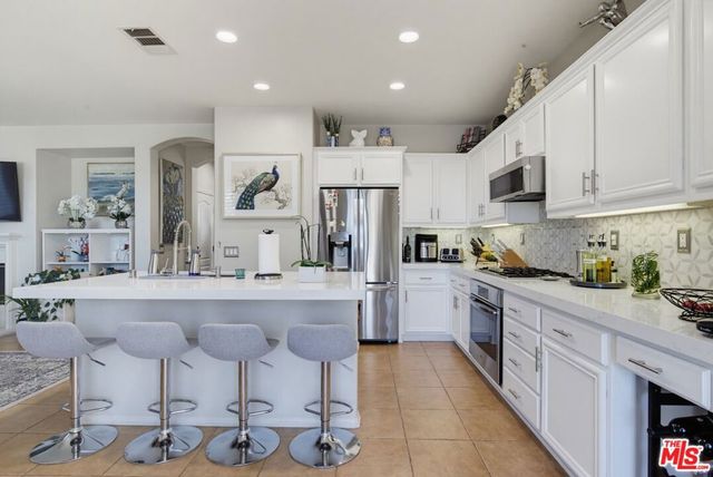 28937 Mirada Circulo, Valencia, CA 91354