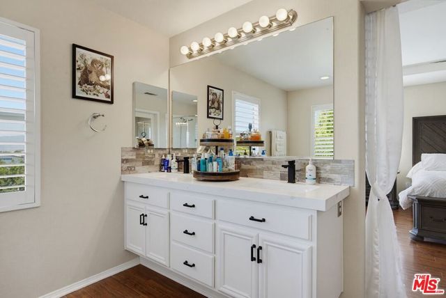 28937 Mirada Circulo, Valencia, CA 91354