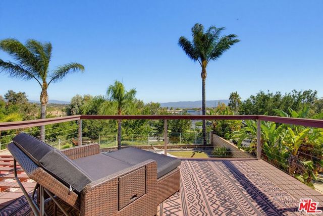 28937 Mirada Circulo, Valencia, CA 91354