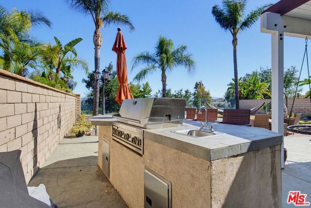 28937 Mirada Circulo, Valencia, CA 91354