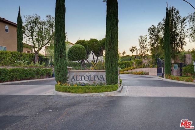 28937 Mirada Circulo, Valencia, CA 91354