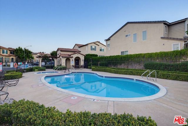 28937 Mirada Circulo, Valencia, CA 91354