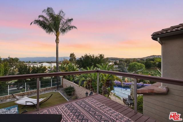 28937 Mirada Circulo, Valencia, CA 91354