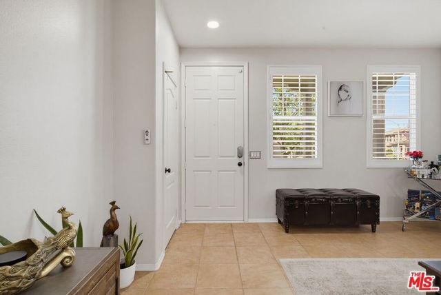 28937 Mirada Circulo, Valencia, CA 91354