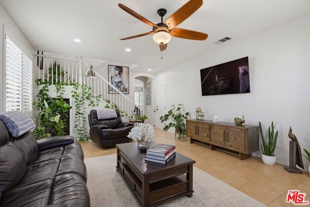 28937 Mirada Circulo, Valencia, CA 91354