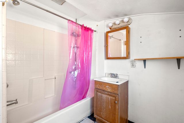 464 42Nd St, Oakland, CA 94609