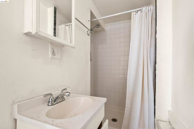 464 42Nd St, Oakland, CA 94609