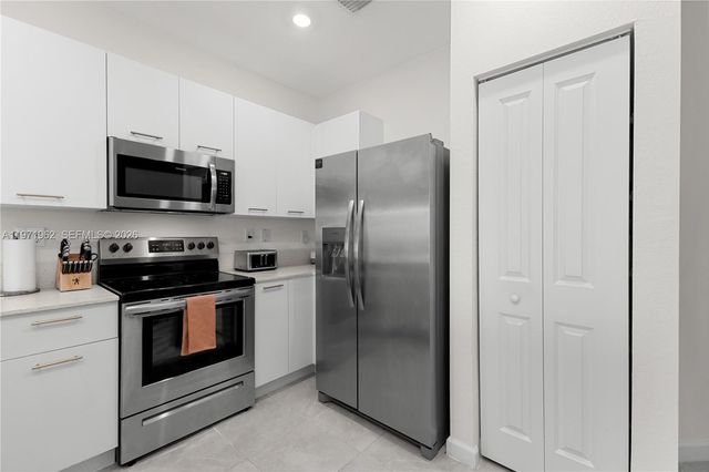 12906 NW 22nd Pl 0, Miami, FL 33167