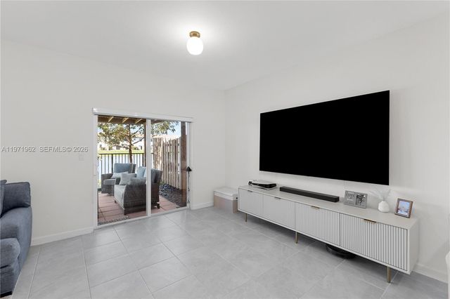 12906 NW 22nd Pl 0, Miami, FL 33167