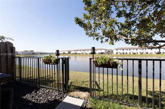 12906 NW 22nd Pl 0, Miami, FL 33167