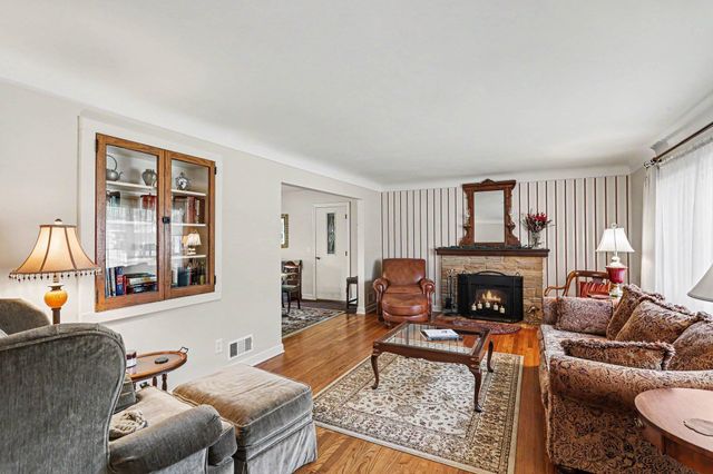 2734 Reppuhn Drive, Saginaw, MI 48603