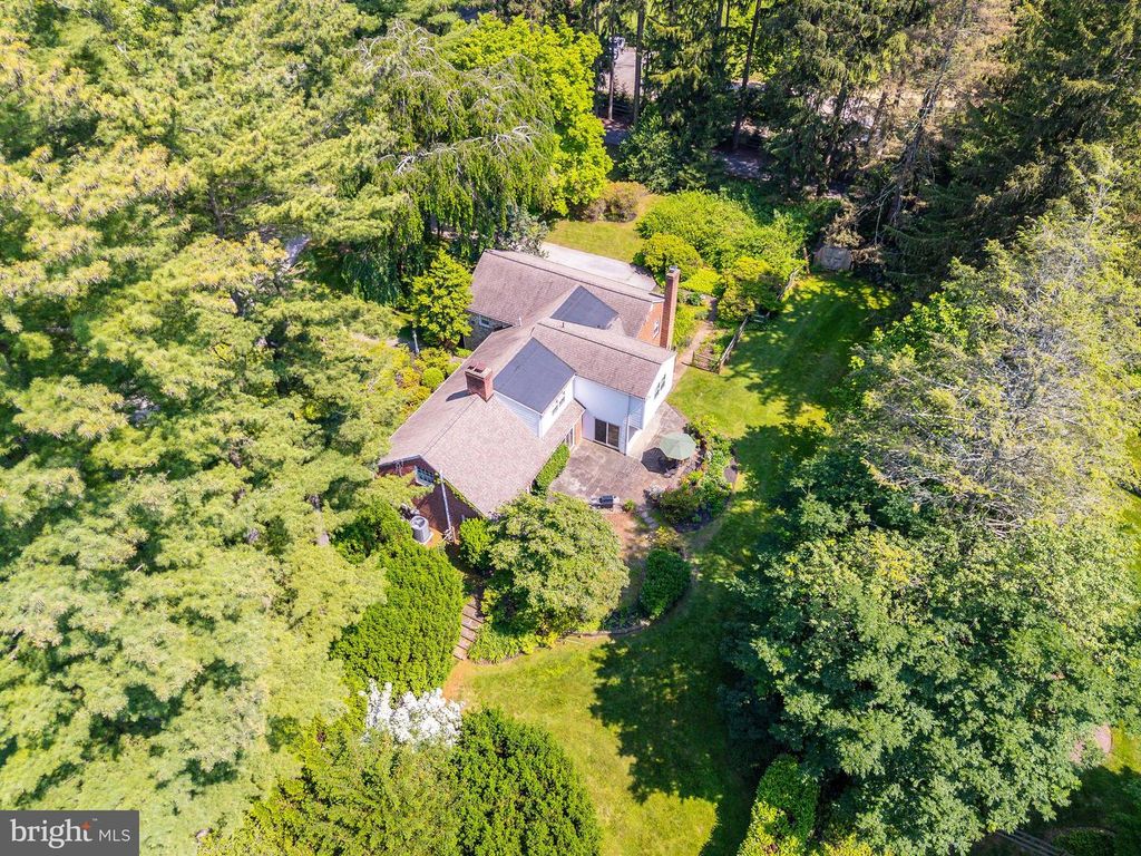 825 PARKES RUN LN, Villanova, PA 19085