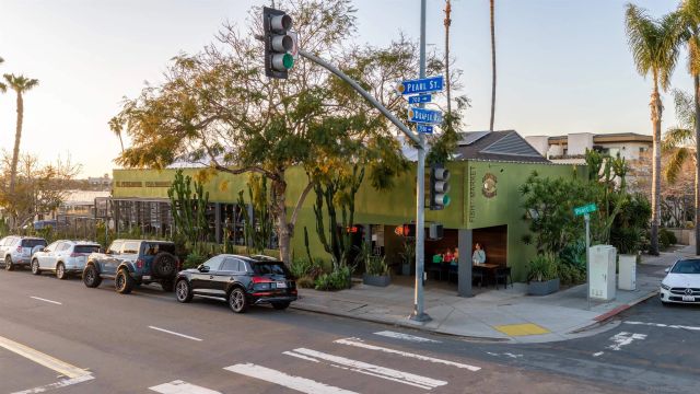 520 Pearl Street 2, La Jolla, CA 92037