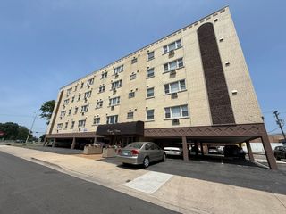 3001 Thatcher Avenue 2A, River Grove, IL 60171