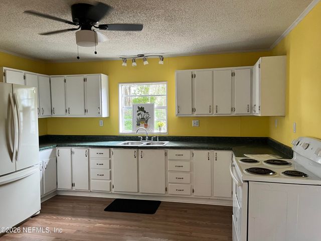 624 N LAKE Street, Starke, FL 32091