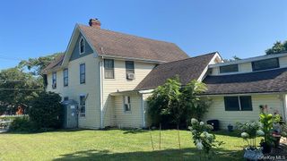 134 Ponquogue Avenue, Hampton Bays, NY 11946