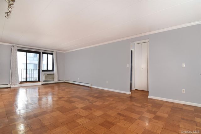 1085 Warburton 621, Yonkers, NY 10701