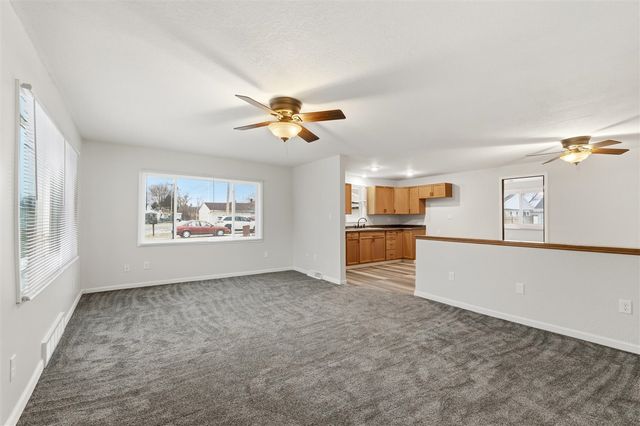 321 Ackerson Lake Drive, Jackson, MI 49201