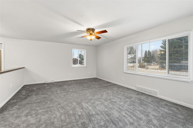 321 Ackerson Lake Drive, Jackson, MI 49201