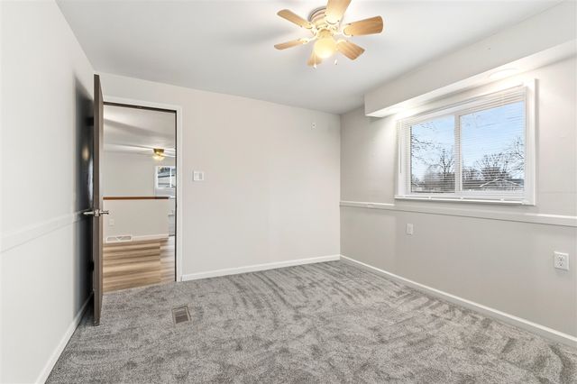 321 Ackerson Lake Drive, Jackson, MI 49201