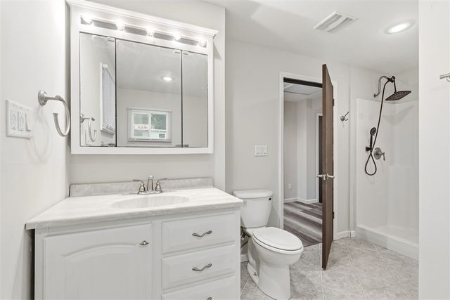 321 Ackerson Lake Drive, Jackson, MI 49201