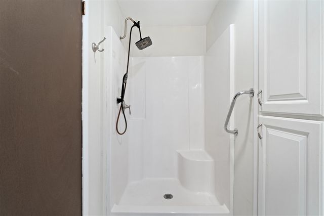 321 Ackerson Lake Drive, Jackson, MI 49201