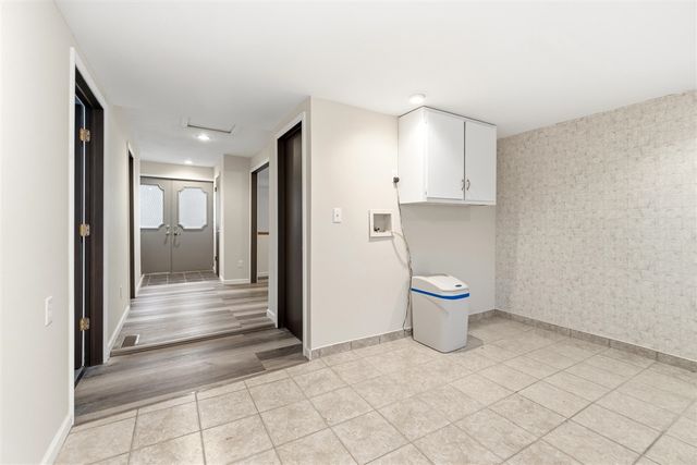 321 Ackerson Lake Drive, Jackson, MI 49201