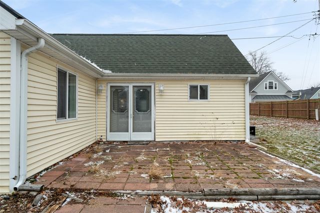 321 Ackerson Lake Drive, Jackson, MI 49201