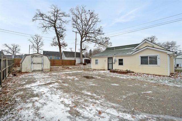 321 Ackerson Lake Drive, Jackson, MI 49201